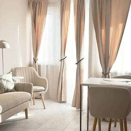 Luxury Boutique 2-bedroom Downtown