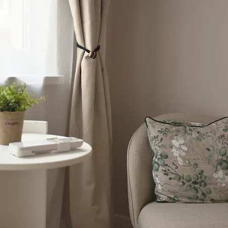 Luxury Boutique 2-bedroom Downtown *