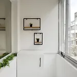 Luxury Boutique 2-bedroom Downtown アパート *