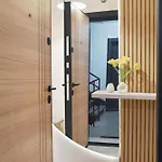 Luxury Boutique 2-bedroom Downtown アパート ブルガス