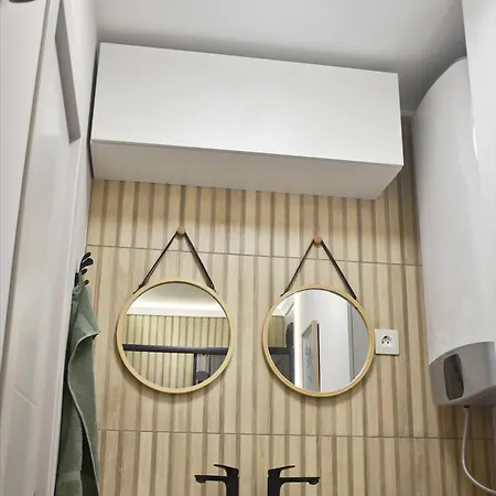 Luxury Boutique 2-bedroom Downtown Apartman Burgasz