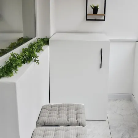 Boutique 2-bedroom Downtown