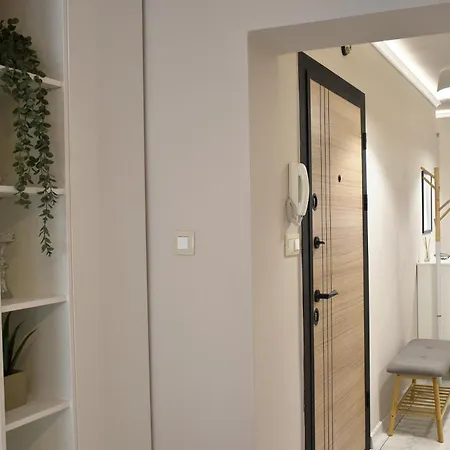 Luxury Boutique 2-bedroom Downtown