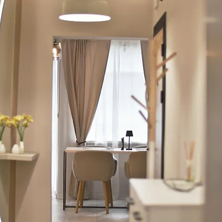 Luxury Boutique 2-bedroom Downtown *