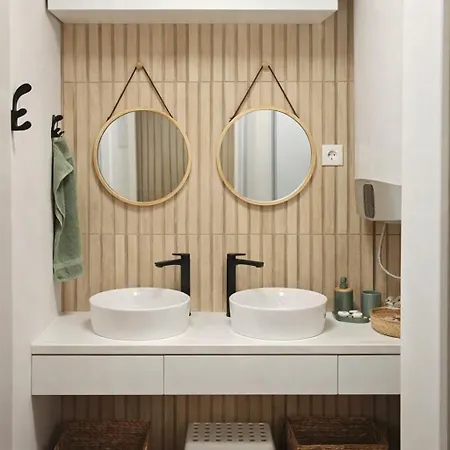 Luxury Boutique 2-bedroom Downtown Apartman