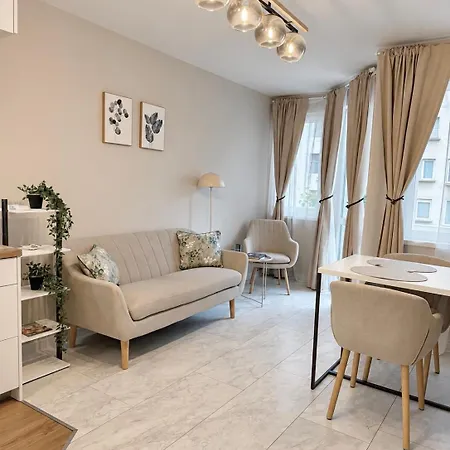 Luxury Boutique 2-bedroom Downtown Апартаменты *